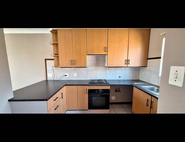 2 BEDROOM APARTMENT FOR SALE IN MORELETAPARK